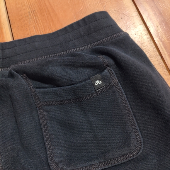 GUC Nike Air Sweatpants - Picture 6 of 6